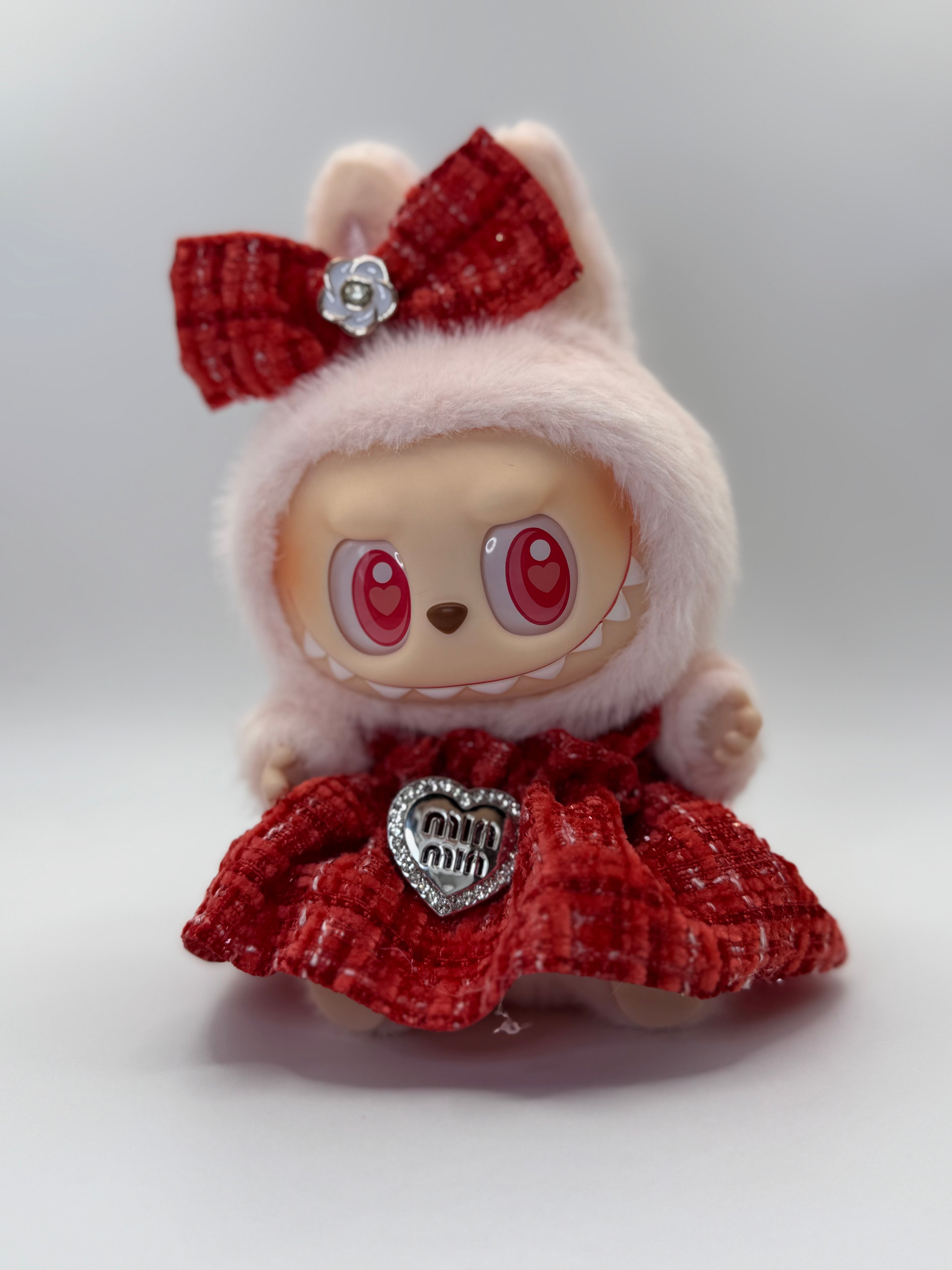 Dress with bow fits V1-3 Labubu (Doll not included)