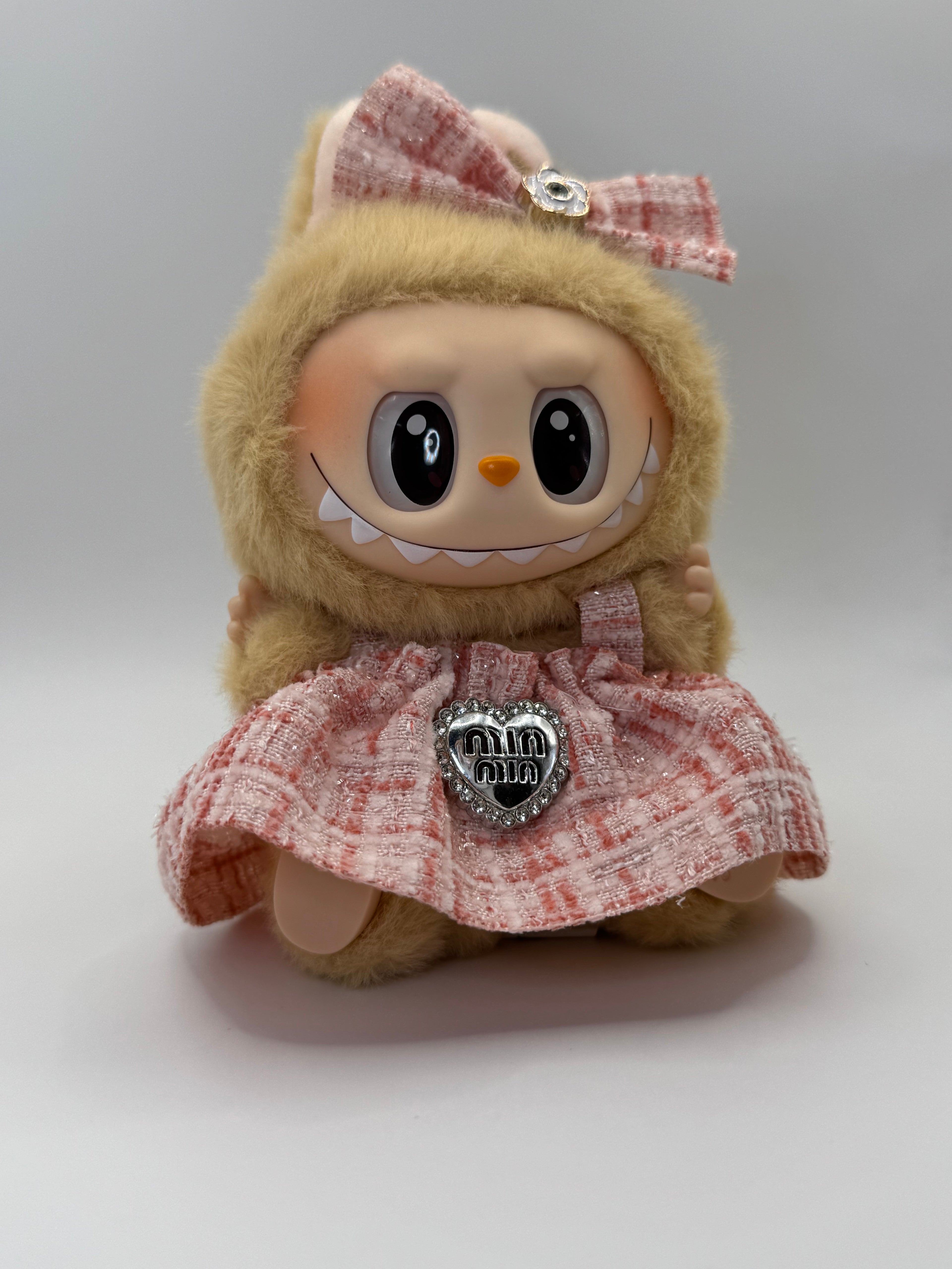 Dress with bow fits V1-3 Labubu (Doll not included)