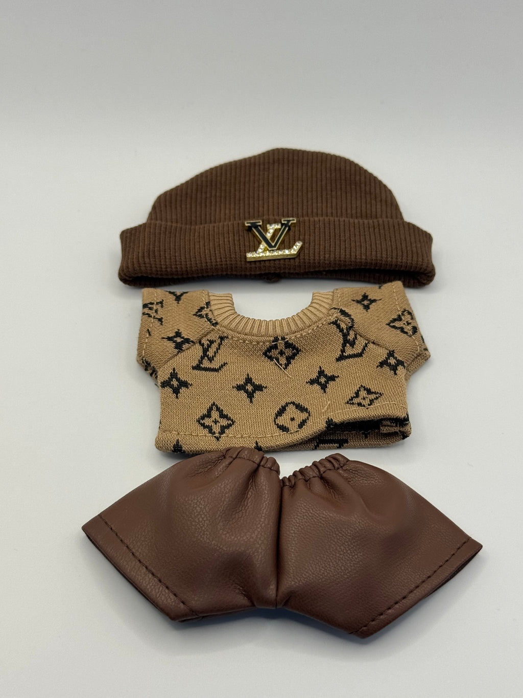 Designer "LV" set, fits 17 cm labubu (Doll not included)
